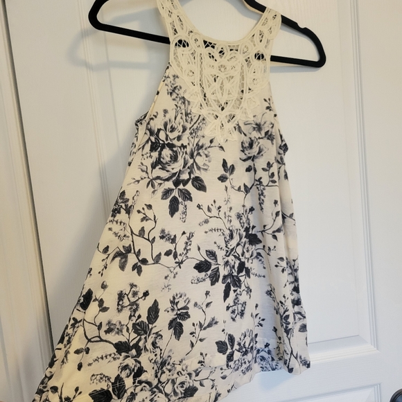 H&M Tank XS - Picture 2 of 3